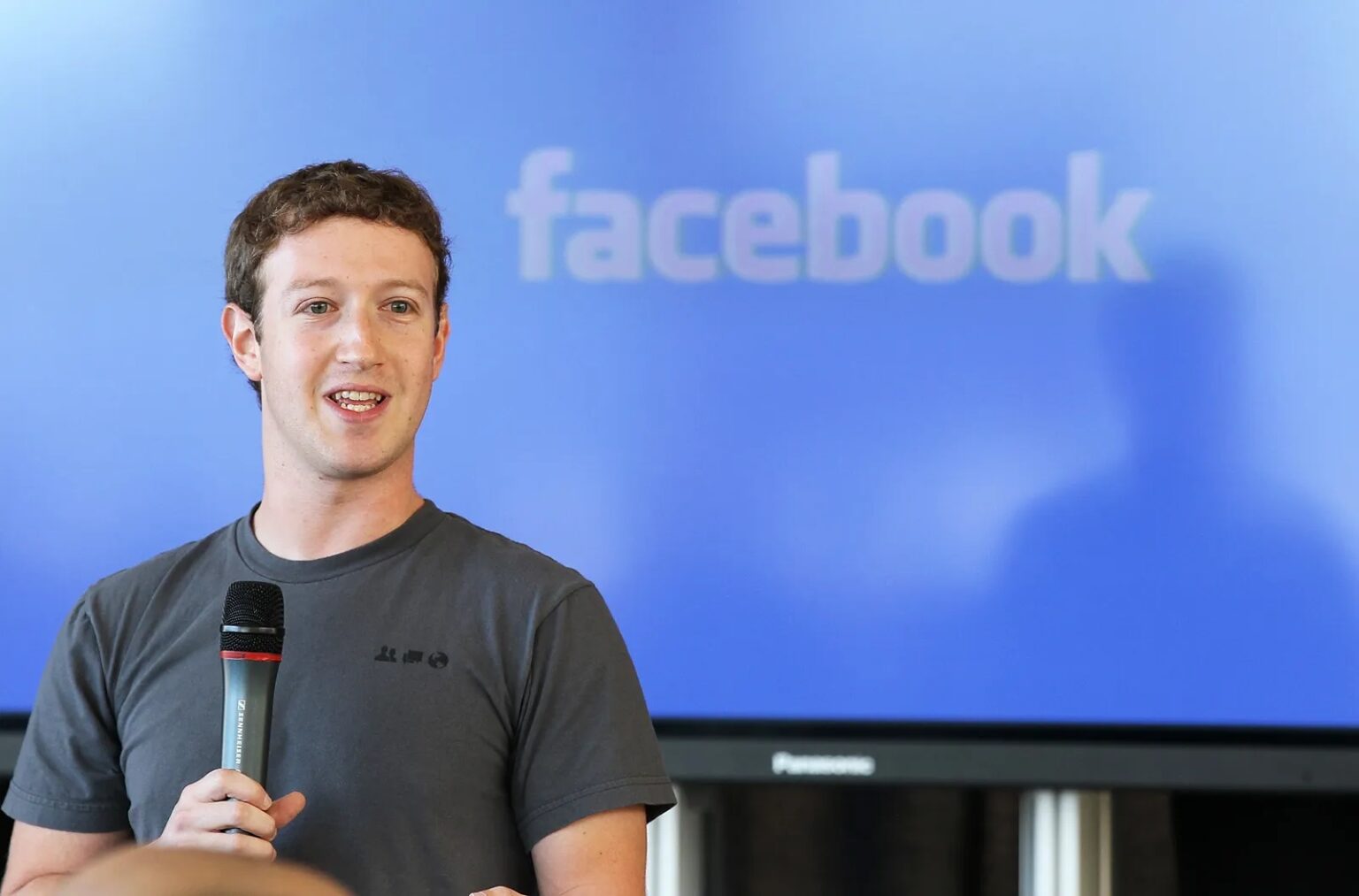 Mark Zuckerberg Net Worth, Income & Salary